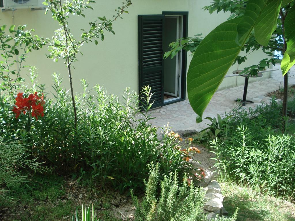 Apartments Smiljana Omiš Esterno foto