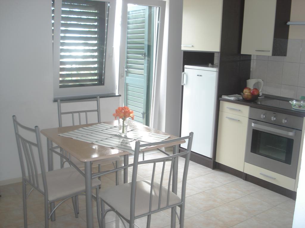 Apartments Smiljana Omiš Esterno foto