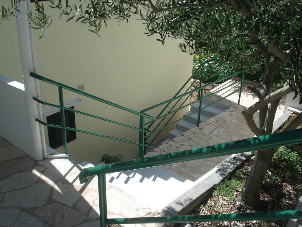 Apartments Smiljana Omiš Esterno foto