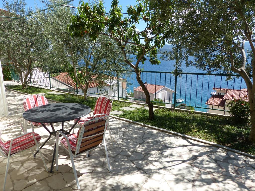 Apartments Smiljana Omiš Esterno foto