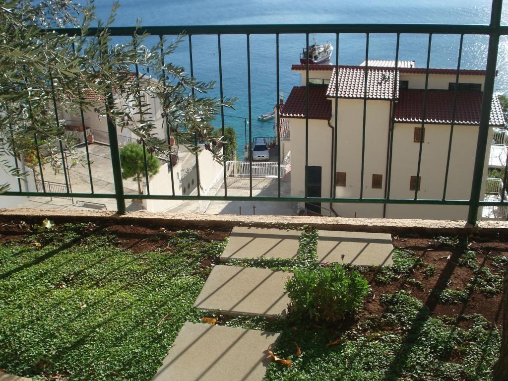 Apartments Smiljana Omiš Esterno foto