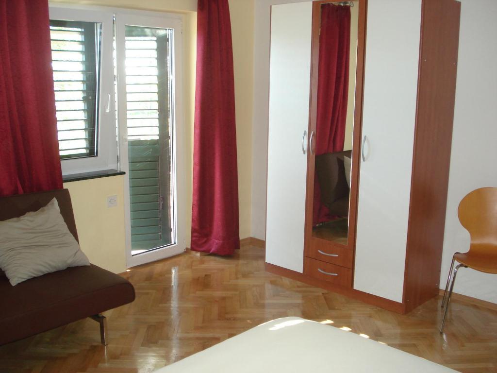 Apartments Smiljana Omiš Esterno foto